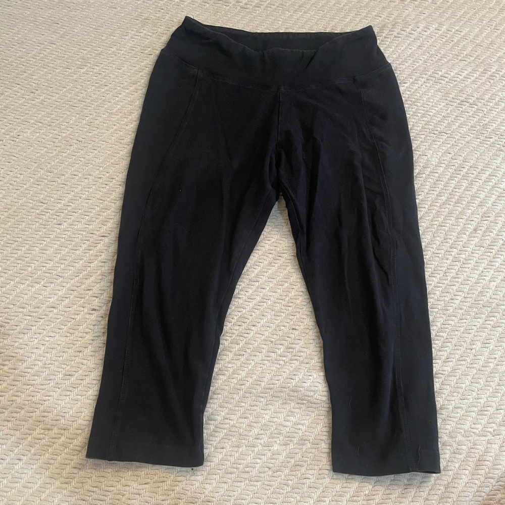 Black Quarter Length Workout Leggings